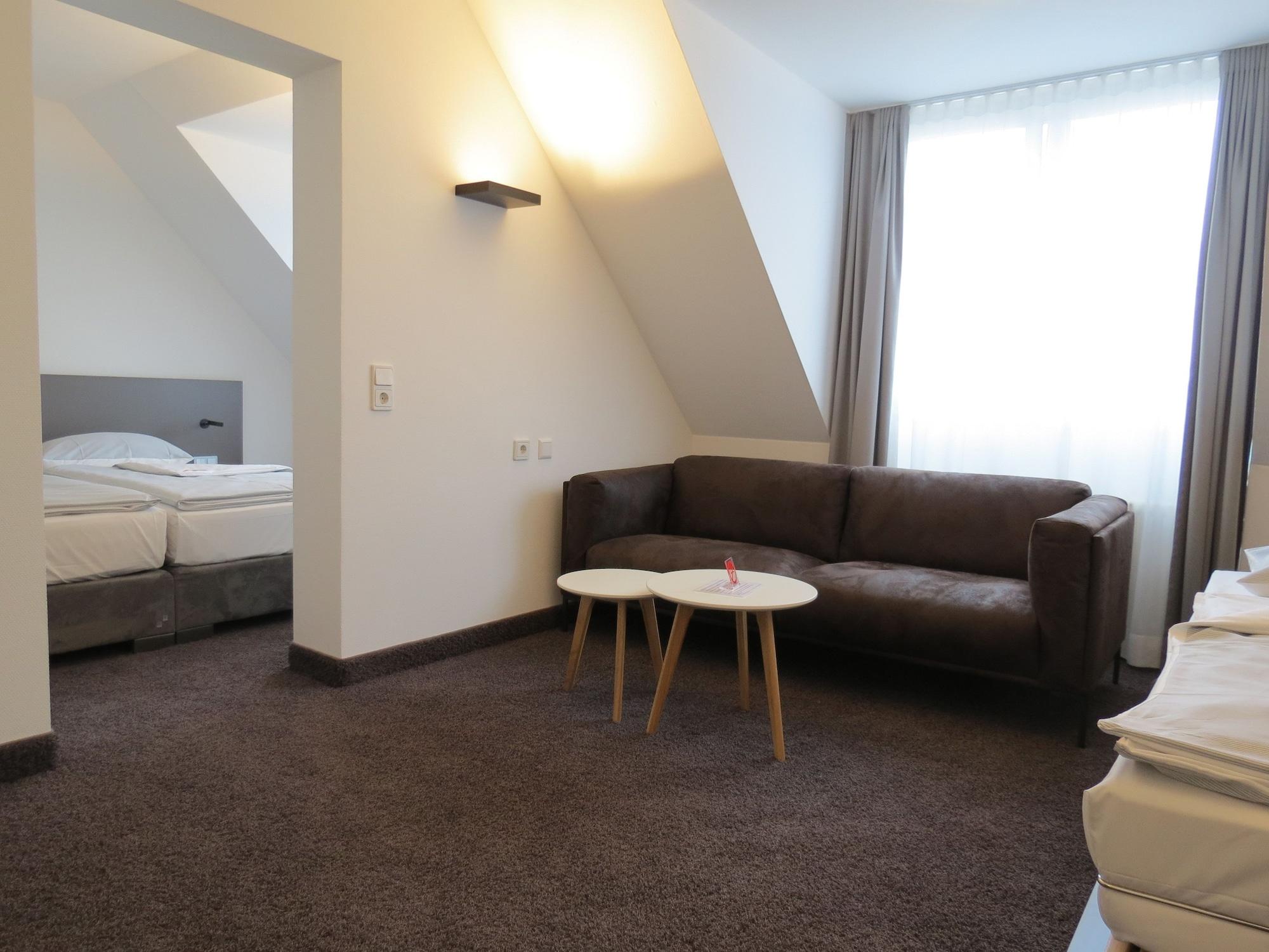 Comfor Hotel 3*