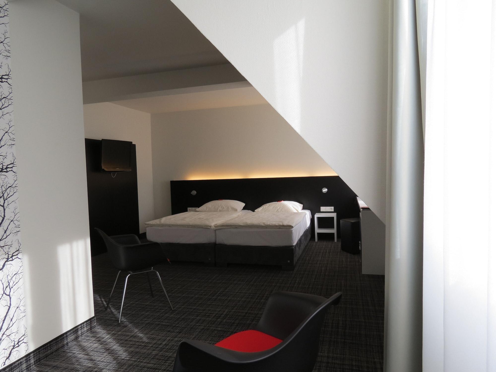 Comfor Hotel 3*